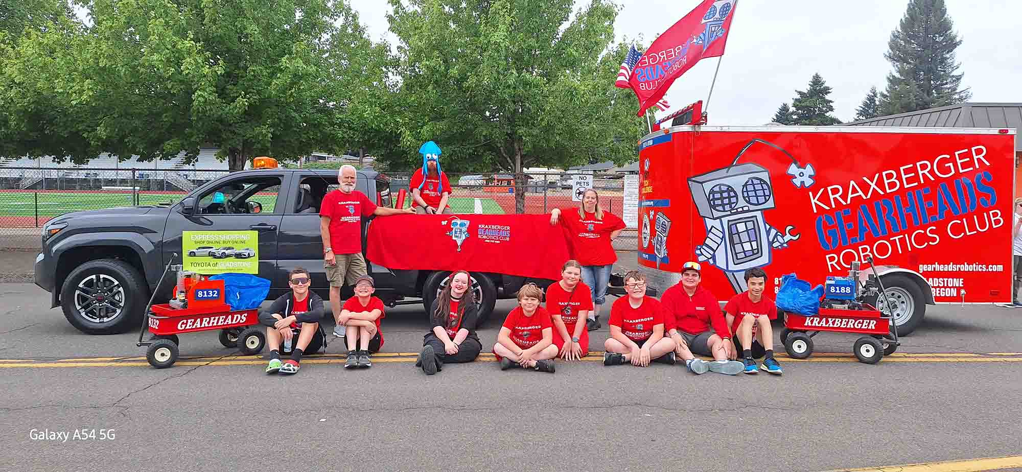 Gearheads Crew at the 2025 Gladstone Parade
